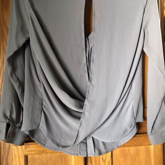 Revolve Krisa Women’s Surplice Back Chiffon Long Sleeve Blouse - M - Picture 11 of 14